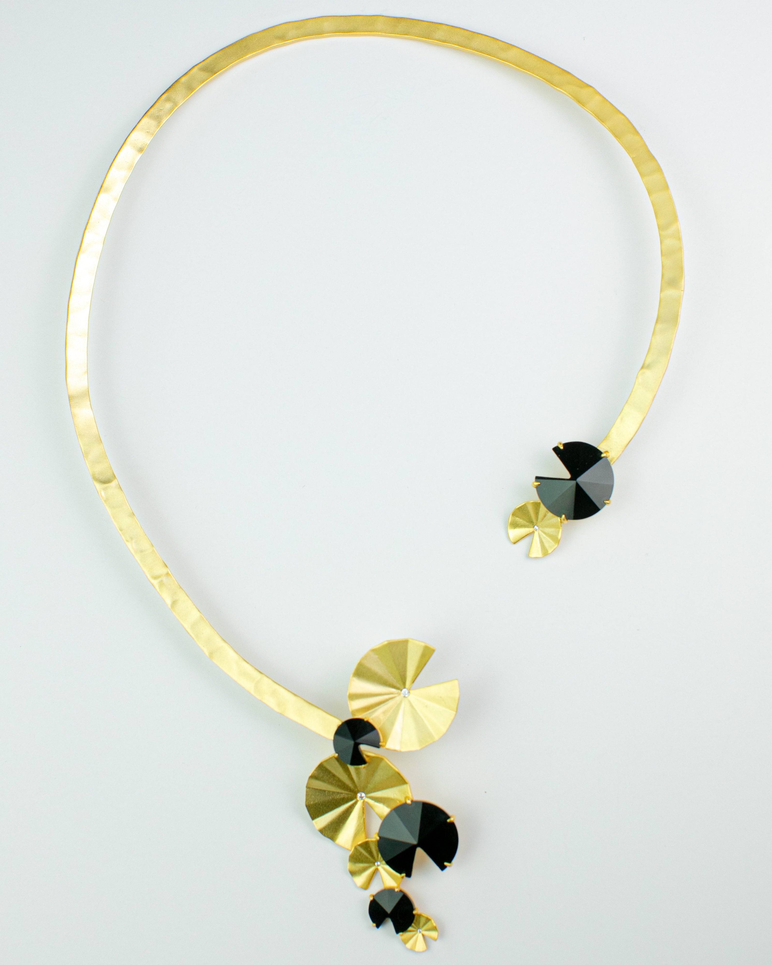 Fold collection -  Choker