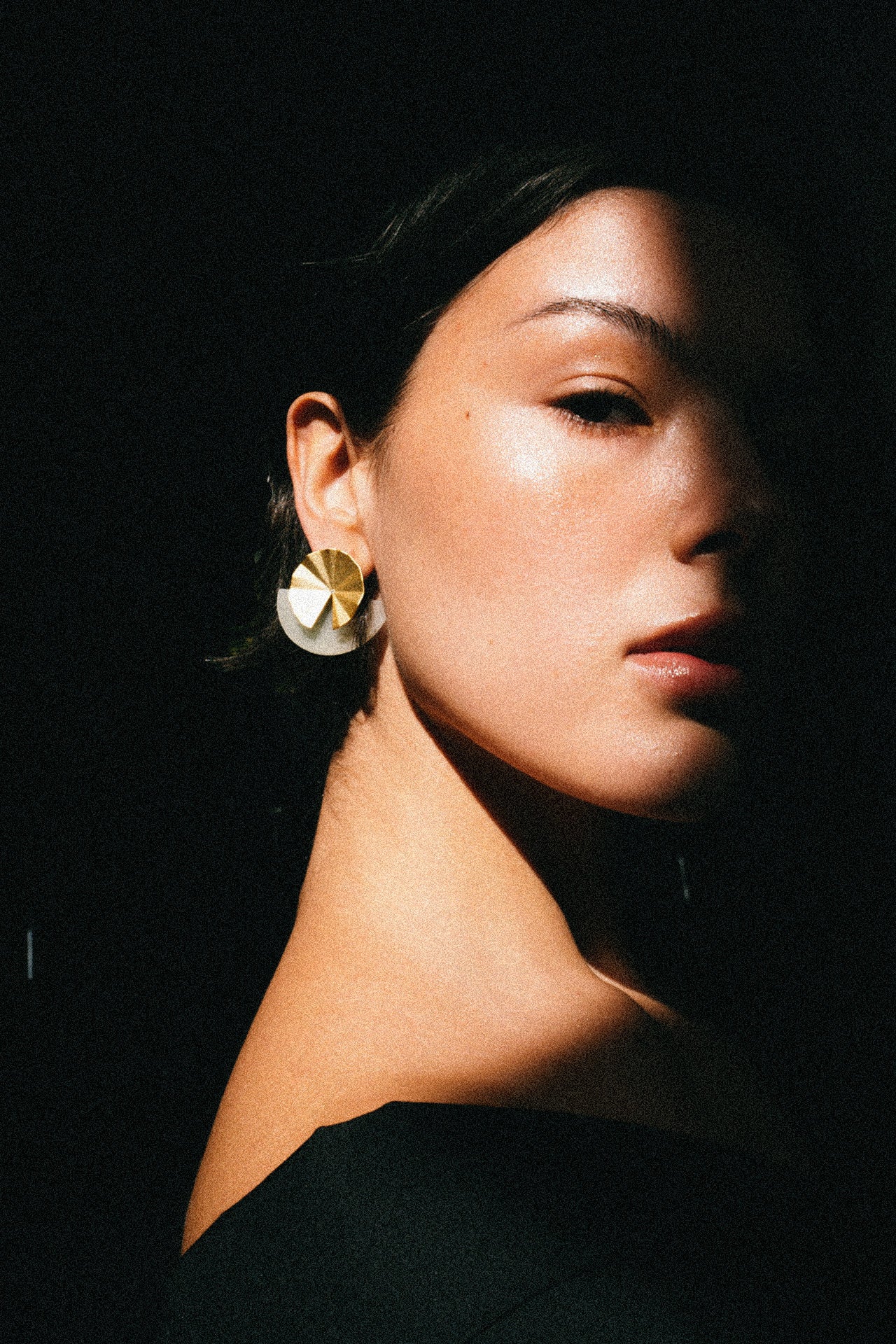 Fold collection Earrings - White Jade