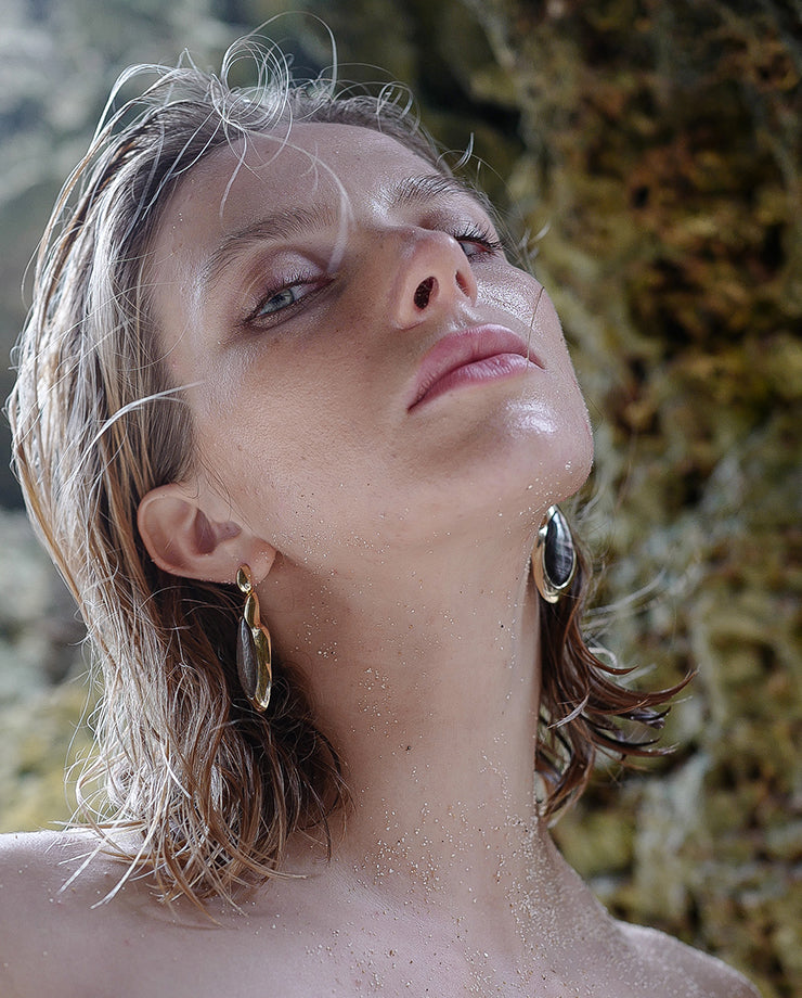 Pebble I — Gold Black Mother of Pearl