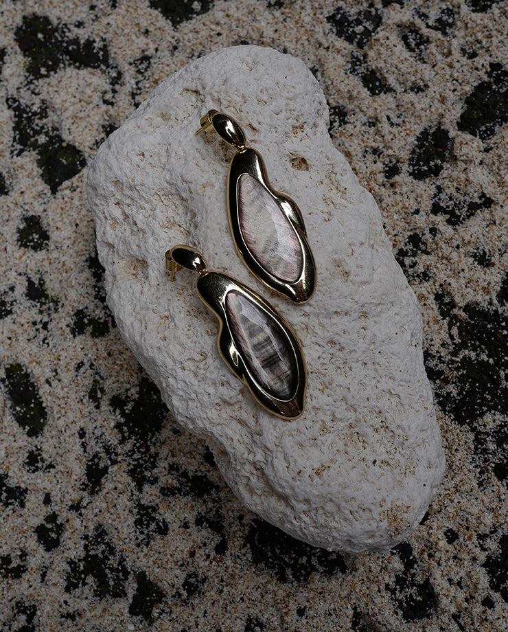 Pebble I — Gold Black Mother of Pearl